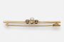 Broche Gold elongated brooch, pearl and "old" brilliant-cut diamonds 58 Facettes 11472