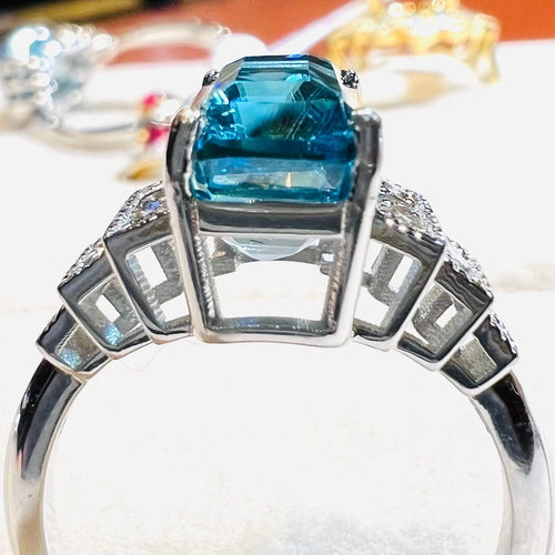 Bague 54 Bague or blanc Zyrcon Bleu naturel 4.60 carats  et diamants 58 Facettes 7849 A