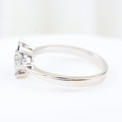 Bague Bague rosette en or blanc 18 carats sertie de diamants taille brillant de 0,28 carat 58 Facettes 159/24K