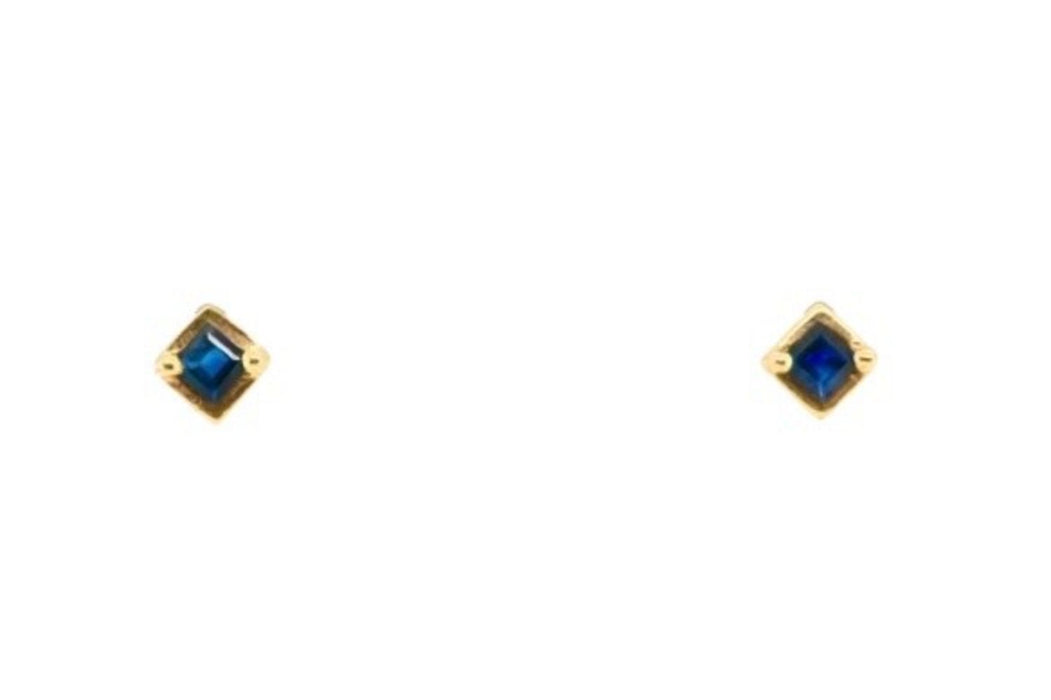 Boucles d'oreilles saphir bleu taille princesse en or 18 carats
