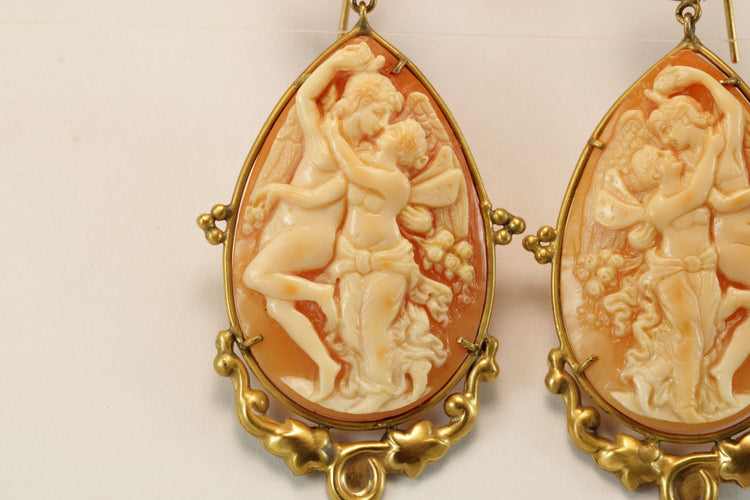 Boucles d'oreilles Boucles d'oreilles en or avec camées antiques 58 Facettes 7654