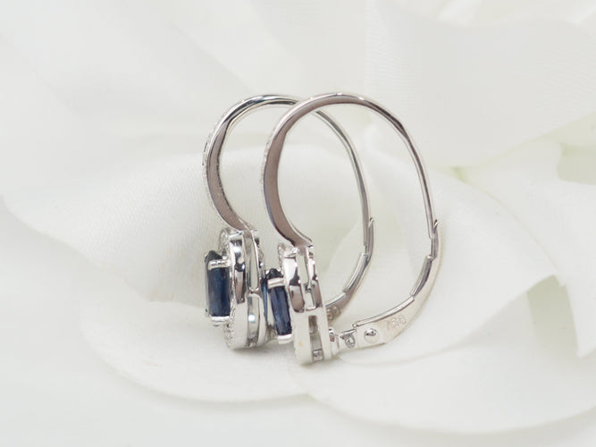 Boucles d'oreilles Boucles d'oreilles dormeuses en or blanc, saphir et diamants 58 Facettes 7313