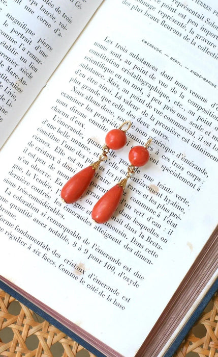 Boucles d'oreille anciennes or jaune, corail