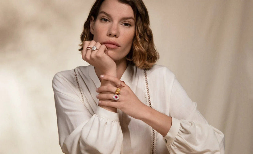 Bague Bague ancienne fer à cheval or et rubis 58 Facettes