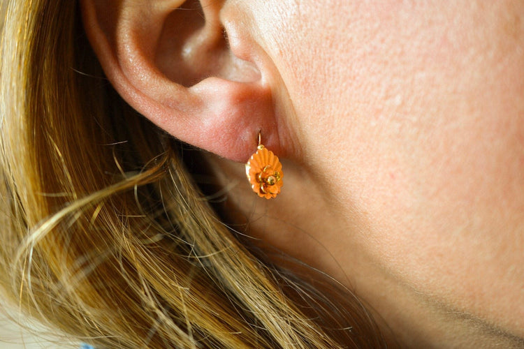 Boucles d'oreilles Dormeuses en Or Jaune Décor Fleurs 58 Facettes 3621