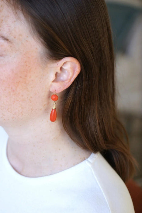 Boucles d'oreille anciennes or jaune, corail