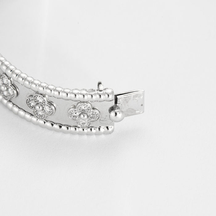 Bracelet VAN CLEEF & ARPELS – Bracelet Perlé trèfle or blanc diamants 58 Facettes