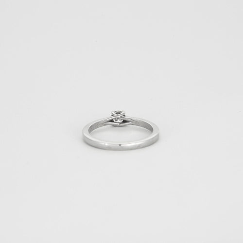 Bague 53 Solitaire en or blanc orné d'un diamant 58 Facettes 517472