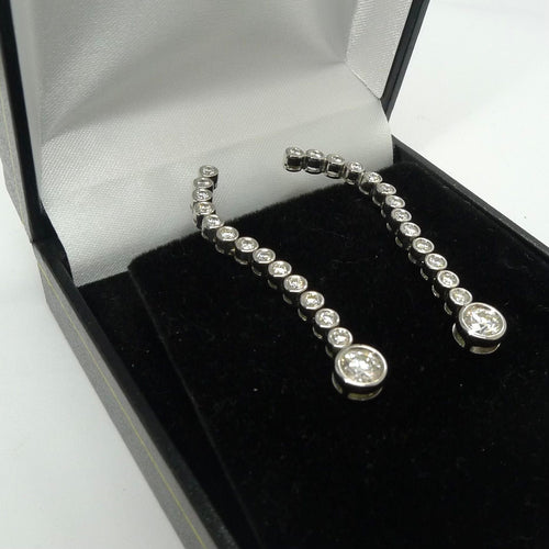 Boucles d'oreilles Boucles d'oreilles or blanc et diamants 2,2 ct 58 Facettes