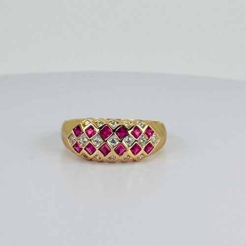 Bague Bague en or jaune ornée de rubis et de diamants à facettes carrées 58 Facettes 2511004