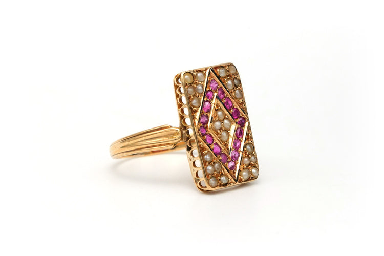 Bague 50 Bague en or jaune sertie de rubis et de perles 58 Facettes 22204