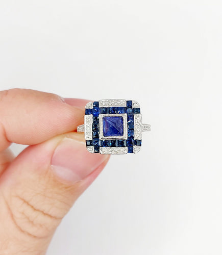 Bague Art Déco Platine, saphir pain de sucre et diamants, Branar Paris 58 Facettes A06224