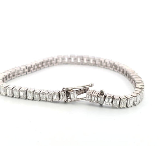 Bracelet Superbe bracelet tennis en platine avec diamants baguette 58 Facettes