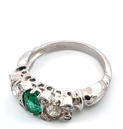 Bague Bague en platine avec émeraude centrale et diamants latéraux 58 Facettes