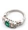 Bague Bague en platine avec émeraude centrale et diamants latéraux 58 Facettes