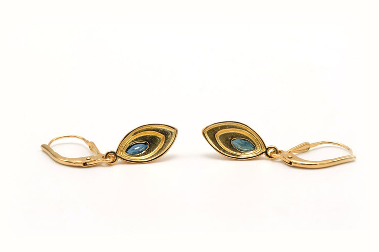 Boucles d'oreilles Boucles d'oreilles 1970 en or jaune serties de saphirs 58 Facettes B542