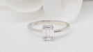 Bague 53.5 Bague en or blanc et diamants baguettes 58 Facettes 32845