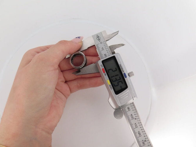 Bague 51 bague bandeau 20 saphirs 13ct baguette en or blanc 100 diamants 58 Facettes 262243