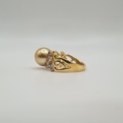 Bague 54 Bague or jaune 18 carats sertie d’une perle de culture et diamants 58 Facettes