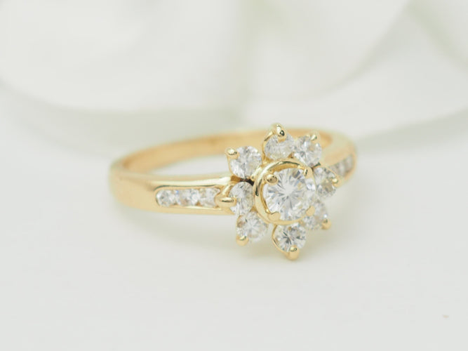 Bague 53 Bague marguerite en or jaune et diamants 58 Facettes 33442