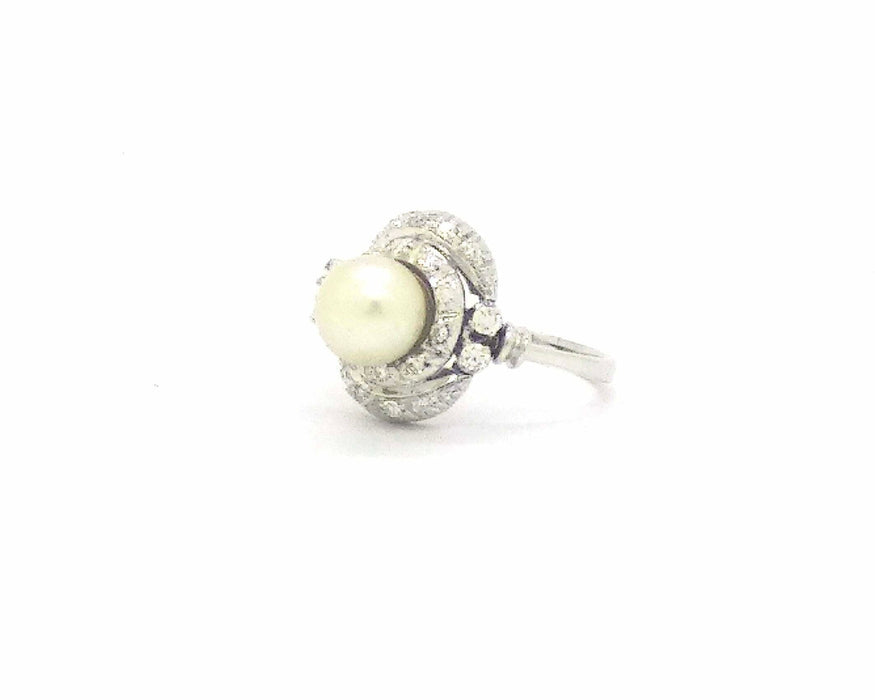 Bague en or blanc avec diamants et perle