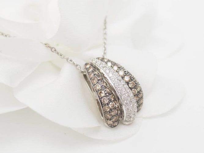 Collier Collier pendentif en or blanc et diamants 58 Facettes 29193