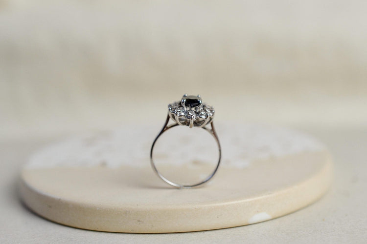 Bague 49 Bague Marguerite Or blanc Saphir 58 Facettes 3662