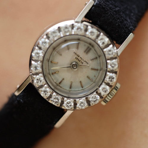 Montre PATEK PHILIPPE - Montre Dame or gris diamants – 1960's 58 Facettes