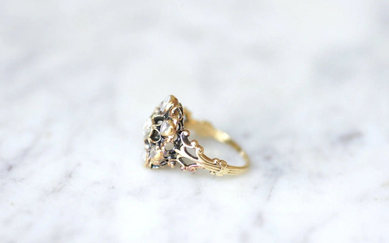 Bague Bague marguerite ancienne en or et diamants taille rose 58 Facettes