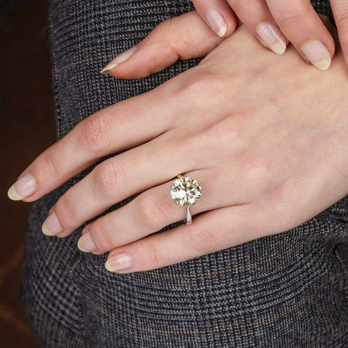 Bague Bague solitaire en or blanc avec diamant 58 Facettes 22747