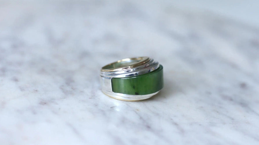Bague 52 Bague puiforcat par andré vassort jade sur or jaune et argent 58 Facettes