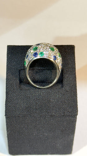Bague 50 Bague dôme pavée de diamants , saphirs et émeraudes 58 Facettes