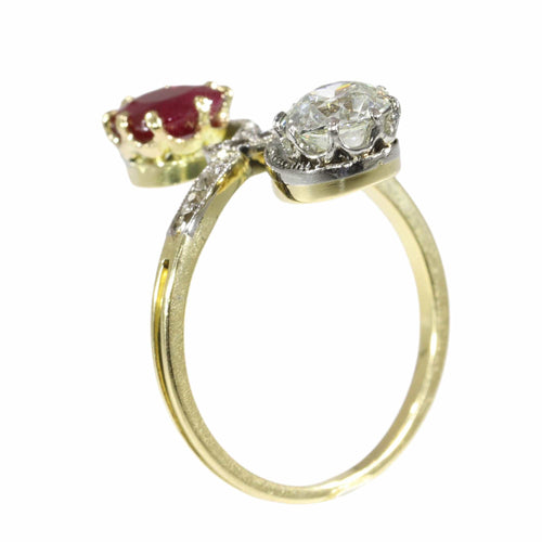 Bague 53 Circa 1900 Art Nouveau Toi et Moi ring with diamond, ruby, antique sparkle 58 Facettes 25317-0120