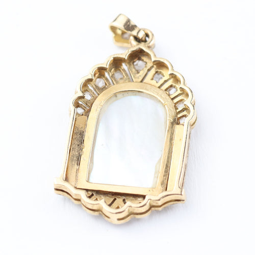 Pendentif Pendentif ancien en or jaune 18 carats avec diamants taille rose et nacre 58 Facettes 133010
