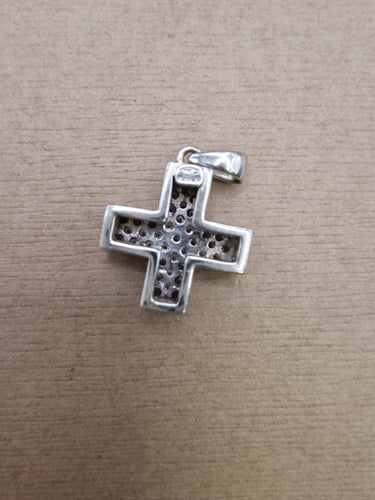 Pendentif Pendentif croix en or blanc et diamants 58 Facettes