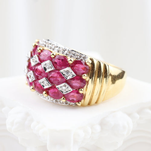 Bague Bague en or jaune 18 carats sertie de rubis ovales et de diamants 58 Facettes 132984