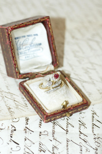 Bague 52.2 Bague Ancienne en Or Jaune Fleur Rubis et Diamants 58 Facettes