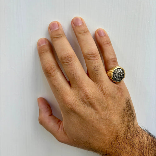 Bague en or et argent massif représentant Alexandre le Grand, pièce de monnaie Bulgari