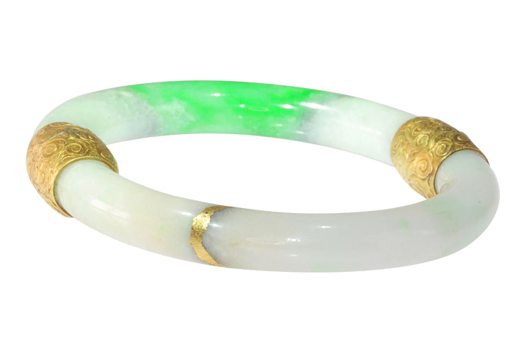 Jade vintage avec garnitures en or 18 carats : les chroniques silencieuses d'un bracelet victorien