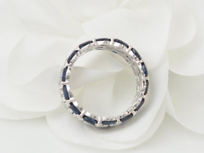 Bague 52 Bague alliance en or blanc, saphirs et diamants 58 Facettes 33594