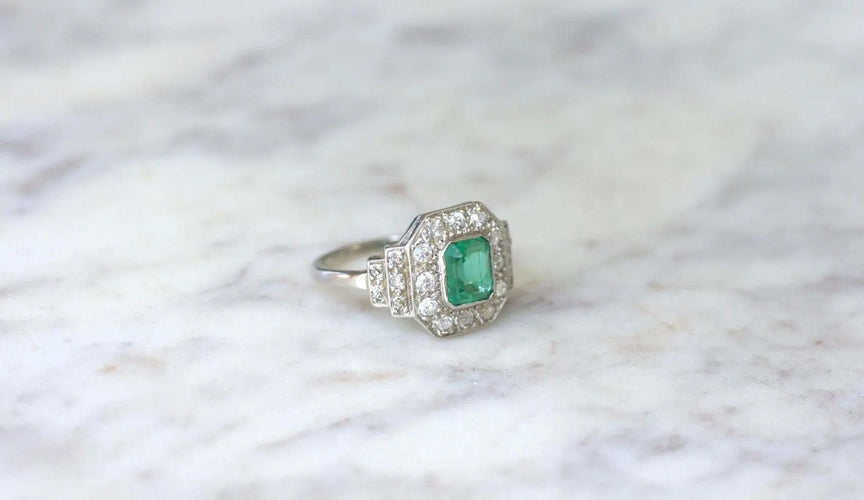 Bague Bague Art Déco Emeraude 1,00 Ct et Diamants sur Platine 58 Facettes