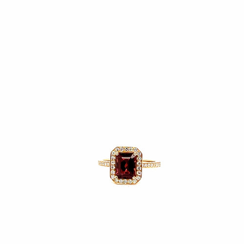 Bague en or rose 18 carats avec tourmaline taille émeraude et pavage de diamants