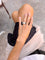Bague 56 Bague moderne rectangulaire en or gris et diamants 58 Facettes 1