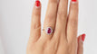 Bague 54.5 Bague marguerite en or blanc, rubis ovale et diamants 58 Facettes F 4948
