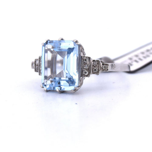 Bague 56 Bague Art Déco en or blanc avec aigue-marine et diamants 58 Facettes