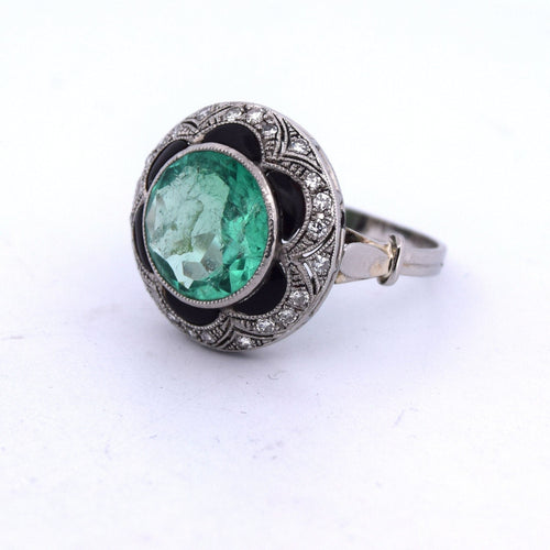 Pendentif Pendentif en or blanc avec émeraude et diamants 58 Facettes