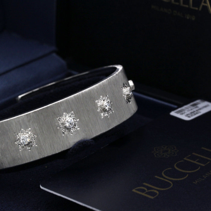 Bracelet BUCCELLATI - Bracelet Macri Classica Or Blanc Ciselé Diamants 58 Facettes 240319R