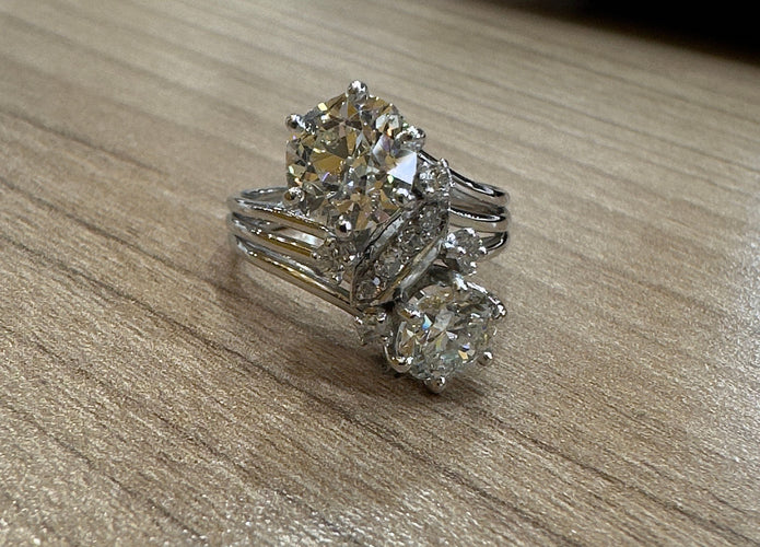 Bague ancienne en platine et diamants