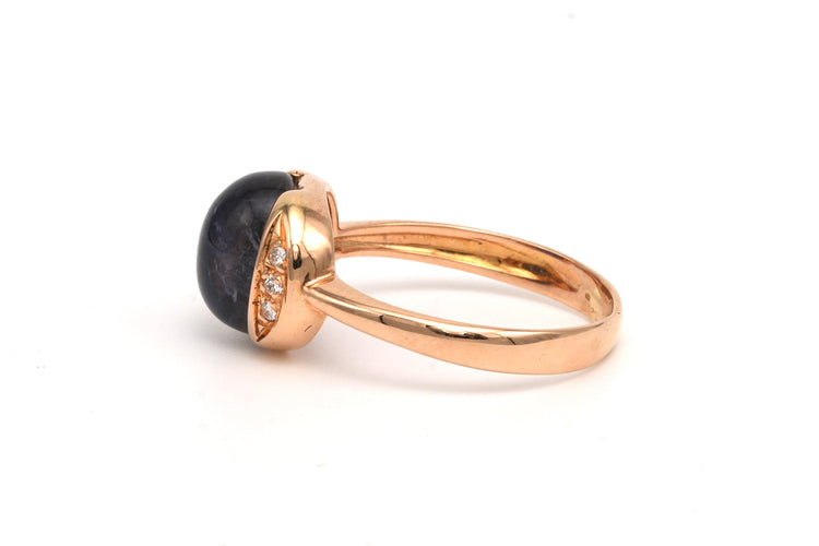 Bague contemporaine en or jaune 18 carats sertie d'un saphir et de