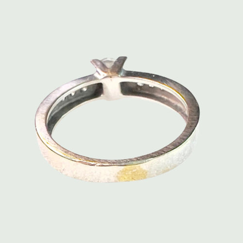 Bague SORTIJA SOLITARIO DISEÑO CONTEMPORANEO de ORO 18 kts con DIAMANTES 58 Facettes Q778A